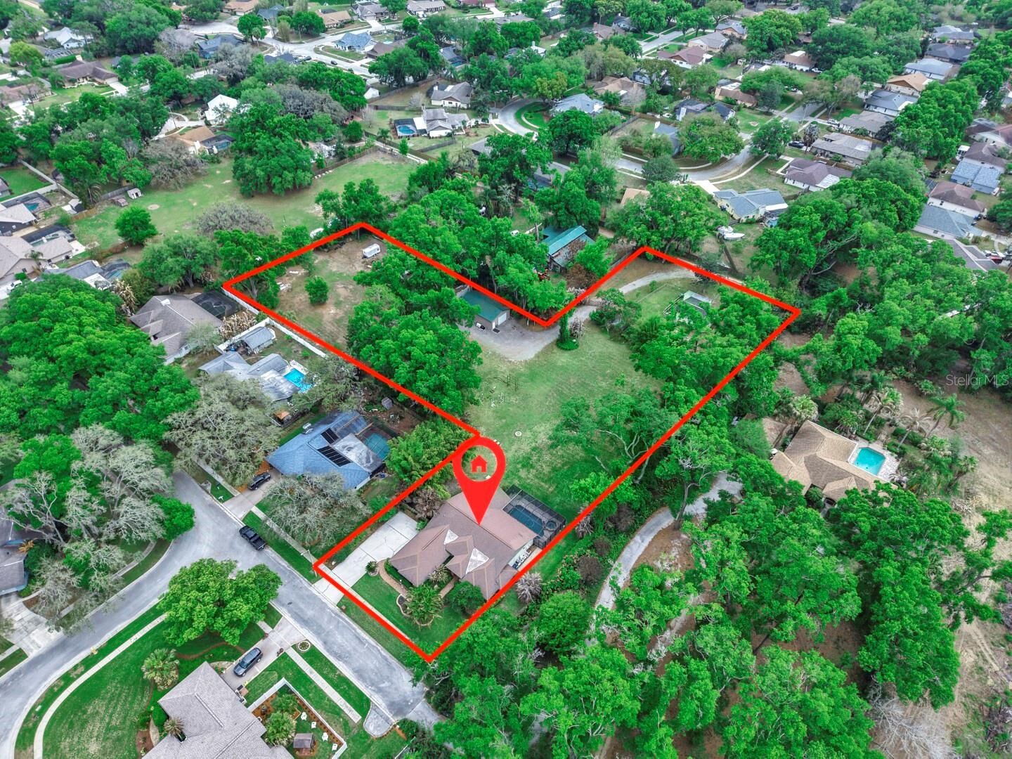 Property Photo:  401 Penn National Road  FL 33584 