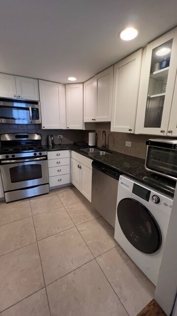 Property Photo:  542 W Arlington Place F  IL 60614 