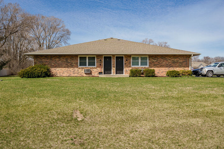 Property Photo:  