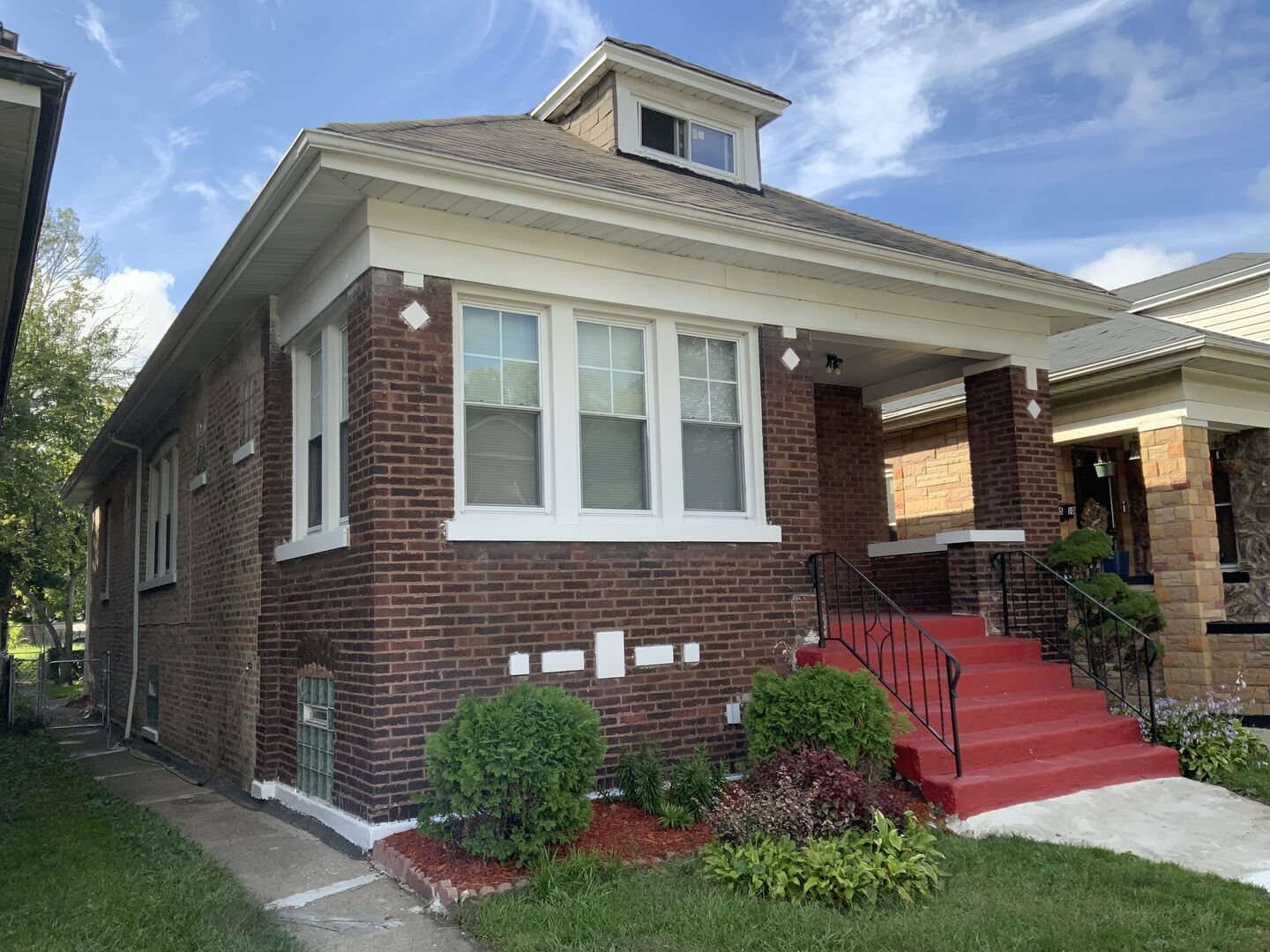 Property Photo:  8512 S Manistee Avenue  IL 60617 