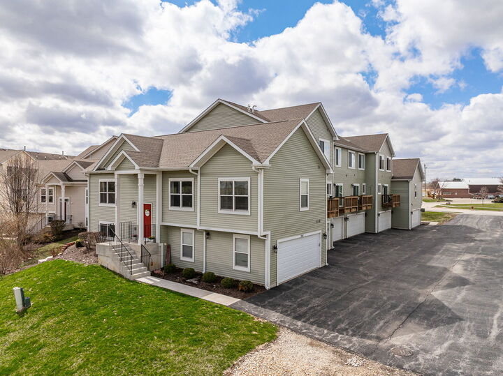 Property Photo:  1962 Rena Lane  IL 60560 