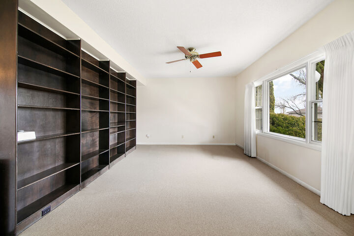 Property Photo:  126 Sun Street  IL 60919 