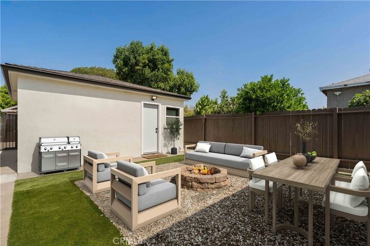 Property Photo:  417 E Adair Street  CA 90805 