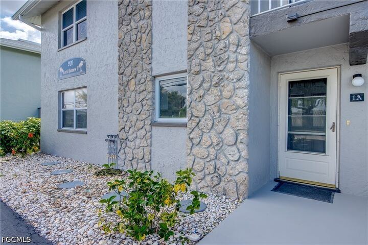 Property Photo:  920 SE 46th Street 1  FL 33904 