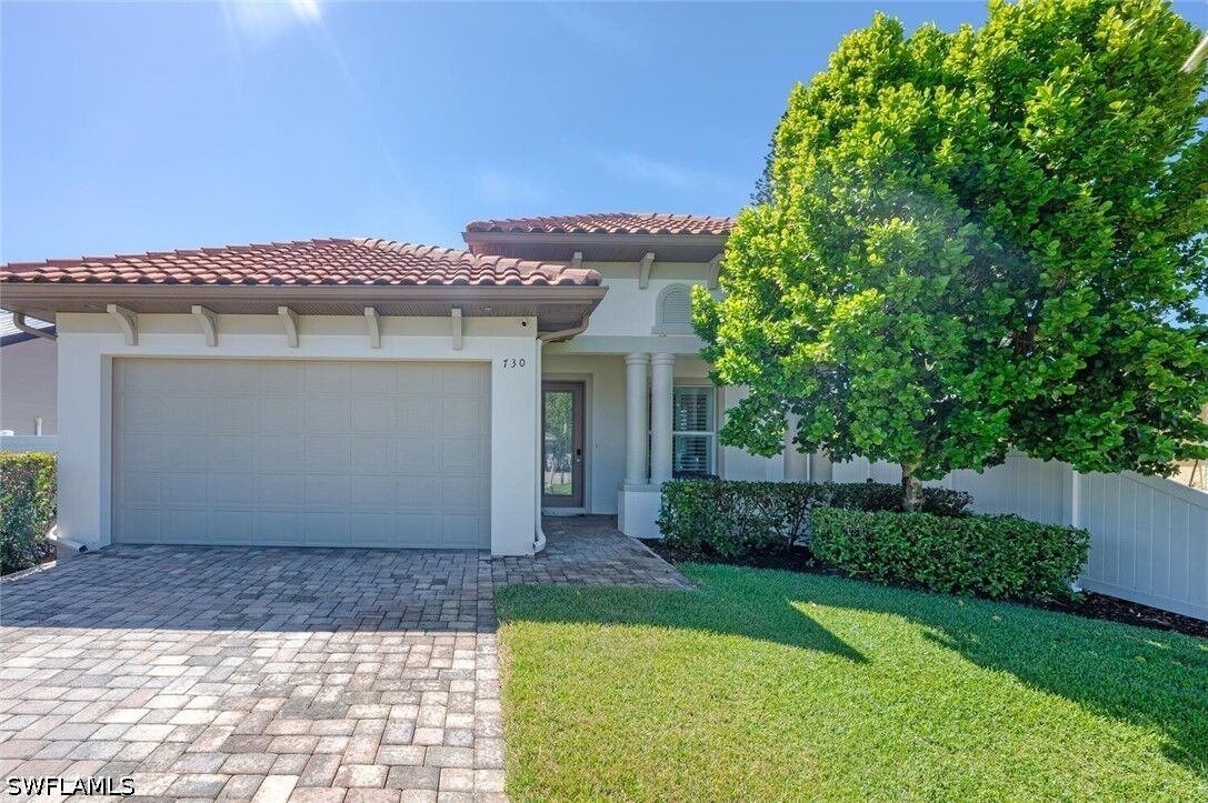 Property Photo:  730 95th Avenue N  FL 34108 