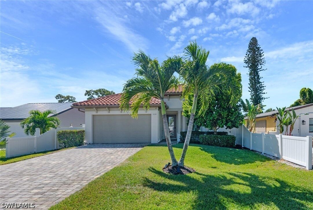 Property Photo: 730 95th Avenue N FL 34108