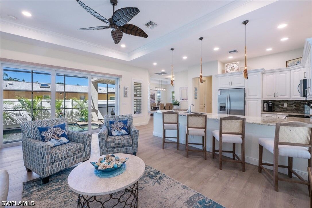 Property Photo:  730 95th Avenue N  FL 34108 