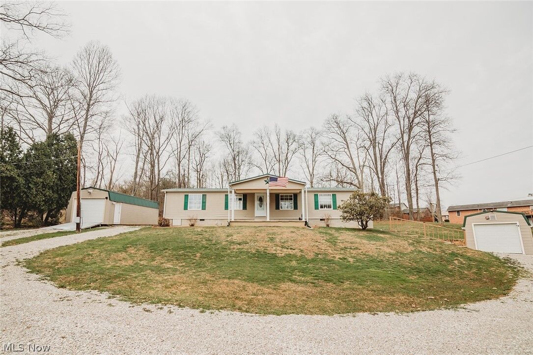 Property Photo: 13533 Emerson Avenue WV 26187