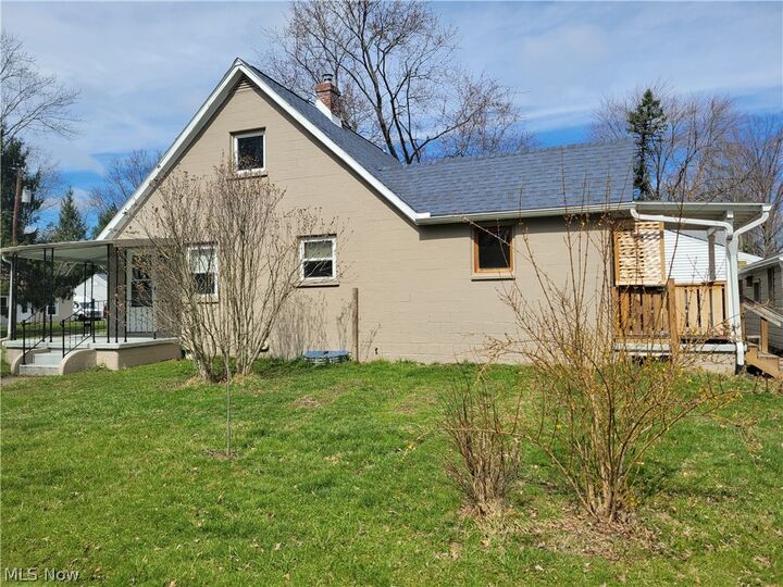 Property Photo:  835 Mae Street  OH 44240 