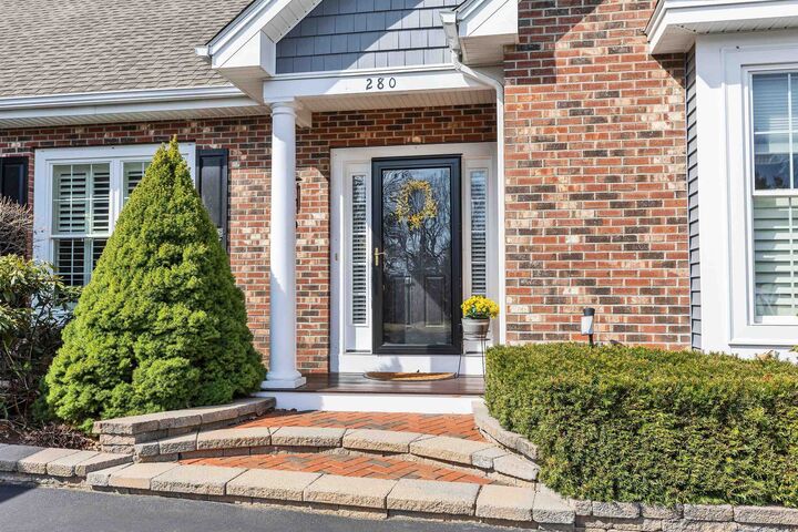 Property Photo:  280 Sylvan Lane  NH 03102 