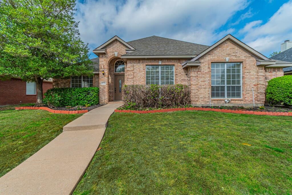 Property Photo:  9229 Daystar Drive  TX 75025 
