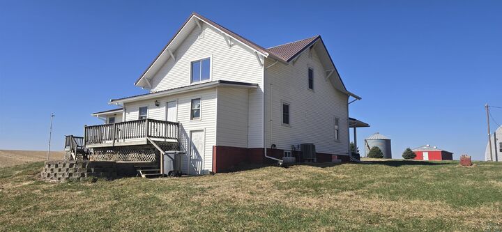 Property Photo: 1668 260th Street NE 68733
