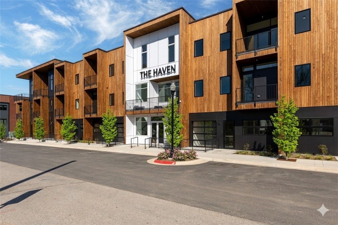 Property Photo:  905 SE 4th Street 205  AR 72712 