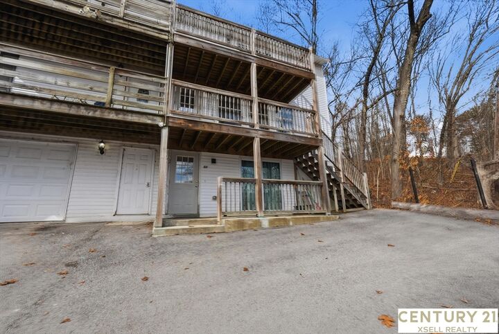 Property Photo:  5 Swan Ave B  MA 01602 