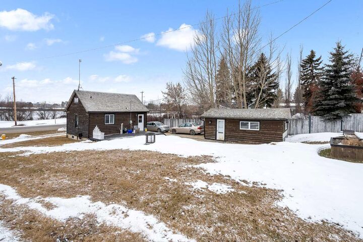 Property Photo:  4802 49 Avenue  AB T0B 2P0 