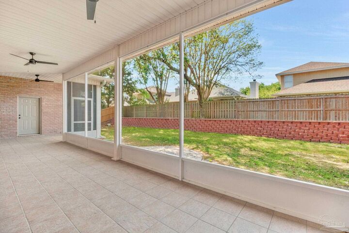 Property Photo:  4605 Avenida Marina  FL 32504 