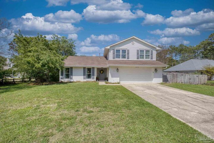 Property Photo: 2828 Clearlake Pl FL 32563