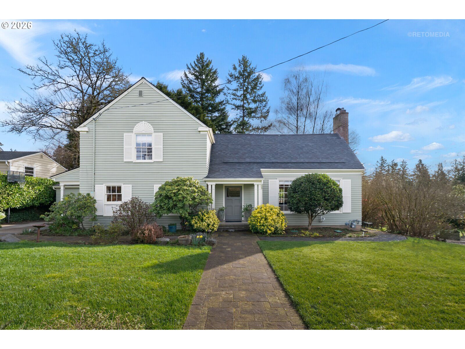 Property Photo: 2600 SW Crestdale Dr OR 97225