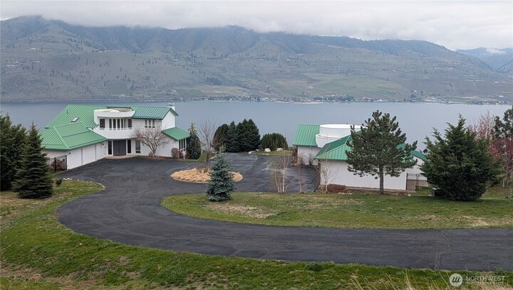 Property Photo:  335  Henderson Road  WA 98816 