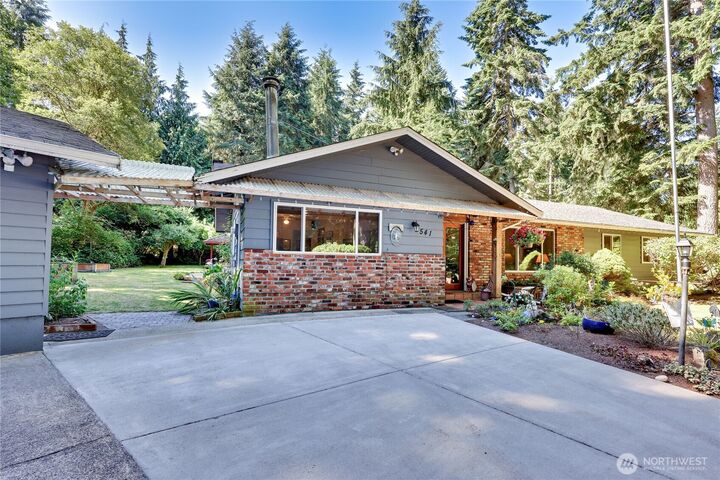 Property Photo:  541  Surfcrest Place NE  WA 98370 