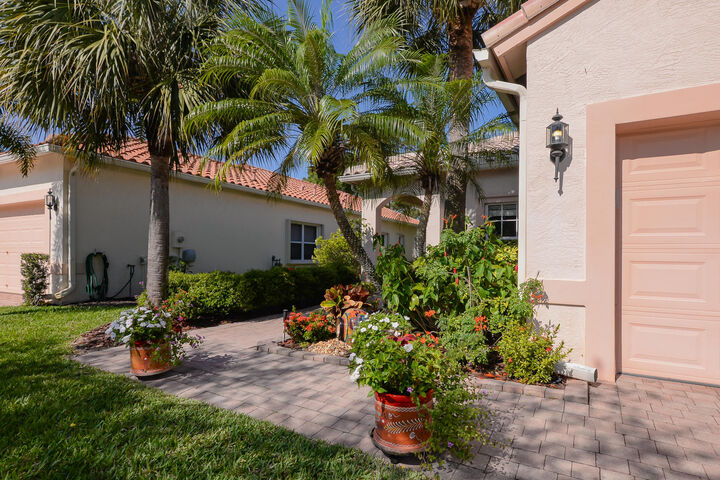Property Photo:  329 NW Treeline Trace  FL 34986 