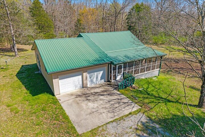 Property Photo:  251 Carter Lane  TN 37322 