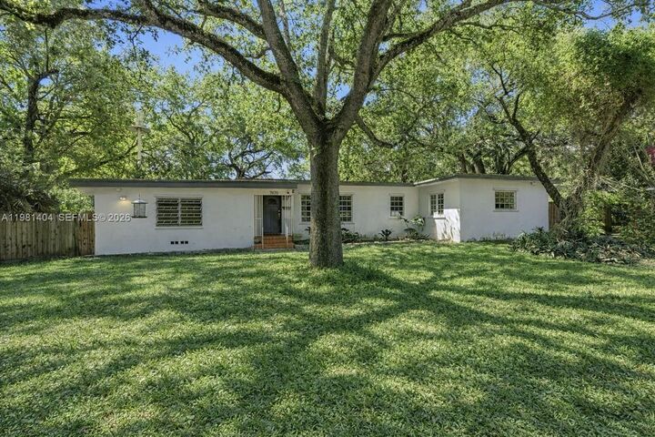 Property Photo: 7870 SW 98th St FL 33156