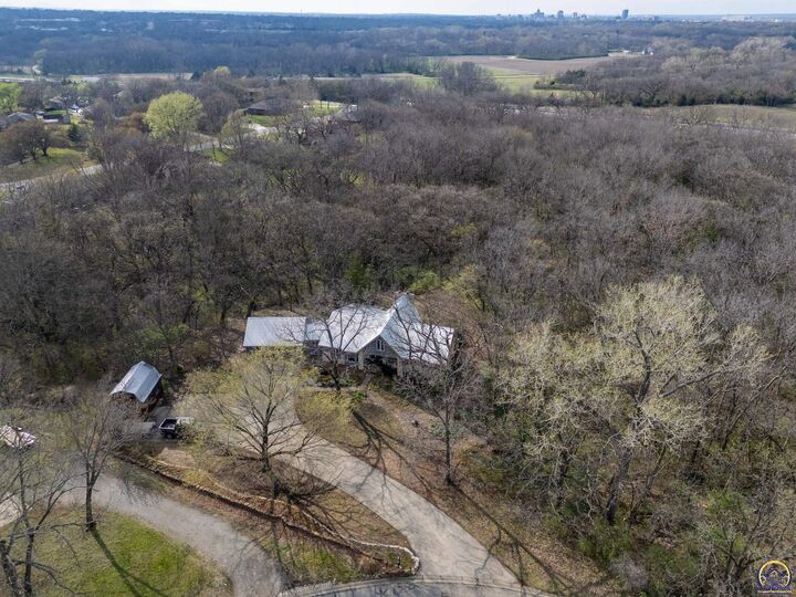 Property Photo:  2331 SE Libra Ave  KS 66605 