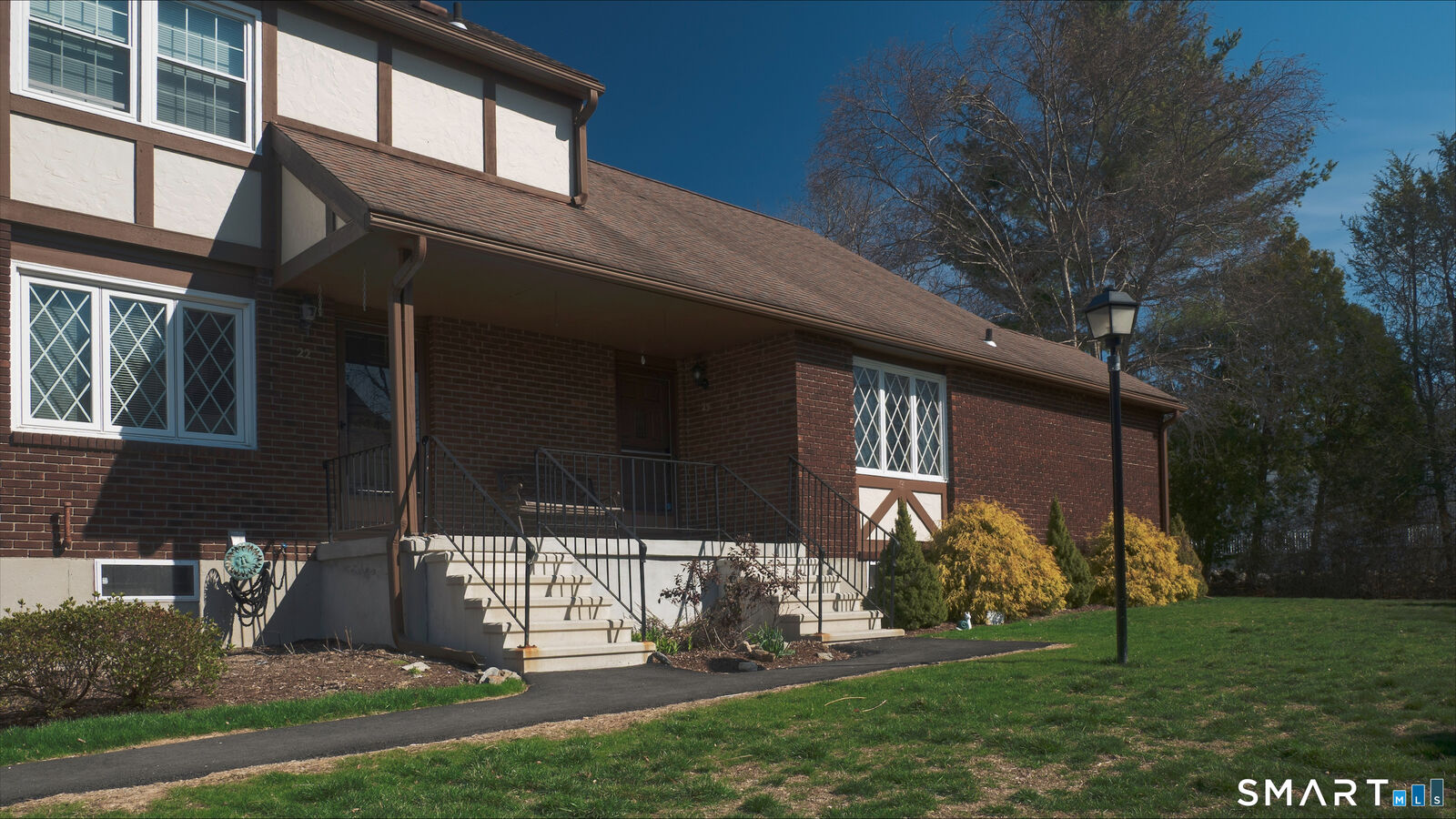 Property Photo:  23 Derbyshire 23  CT 06418 