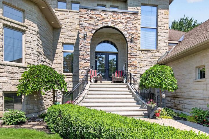 Property Photo: 6715 Suncrest Drive ON K4P 0B3