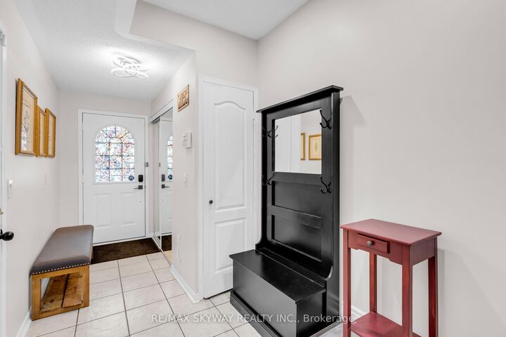 Property Photo: 96 Jenkinson Way ON M1P 5H4