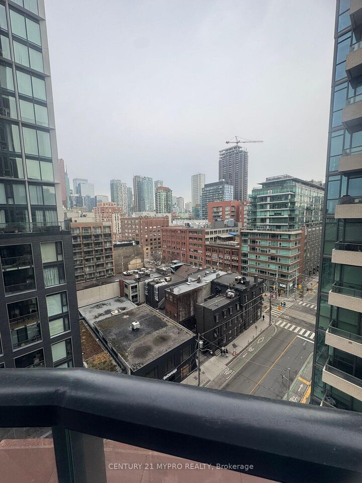 Property Photo: 180 Front Street E 1111 ON M5A 0A9