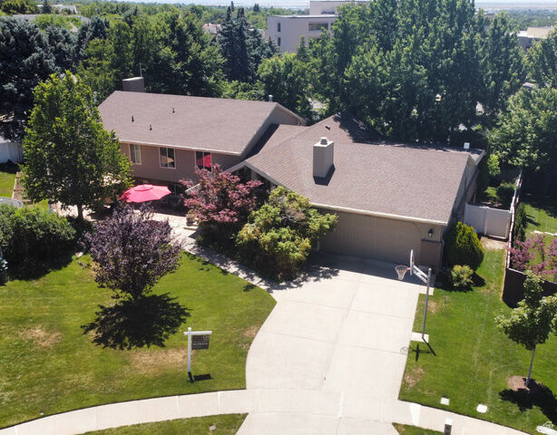 Property Photo:  698 E 200 S  UT 84010 