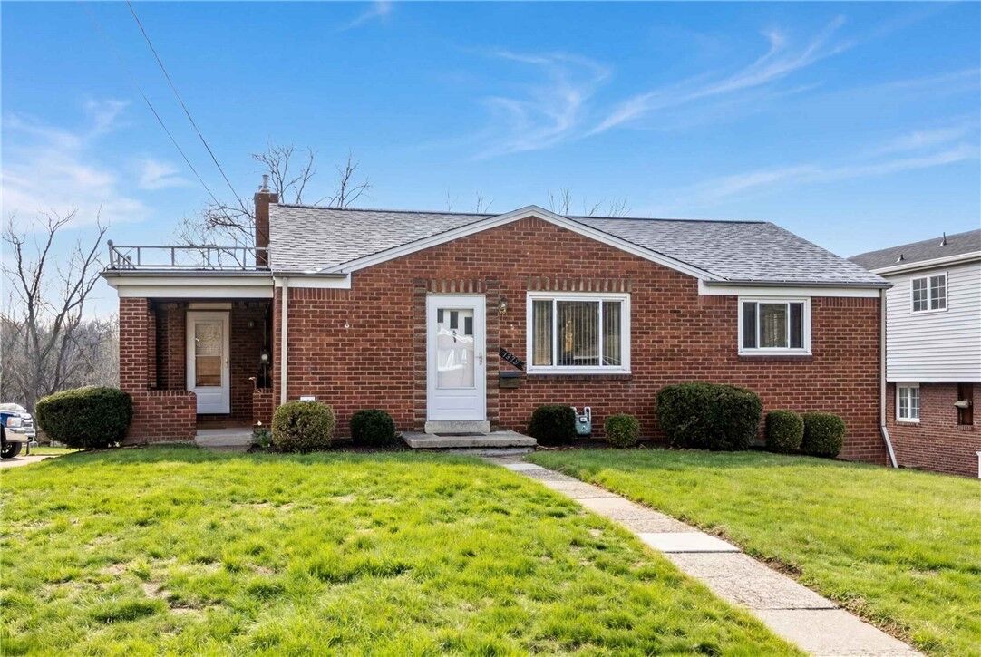 Property Photo:  1429 Romano Dr  PA 15017 