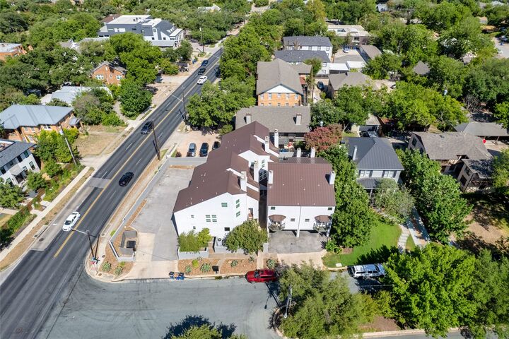 Property Photo:  1500 Woodlawn Boulevard 302  TX 78703 