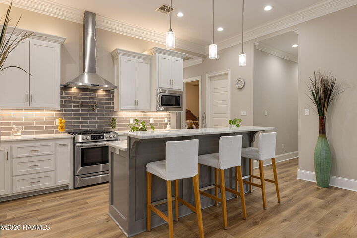 Property Photo:  204 Redfern Street  LA 70508 
