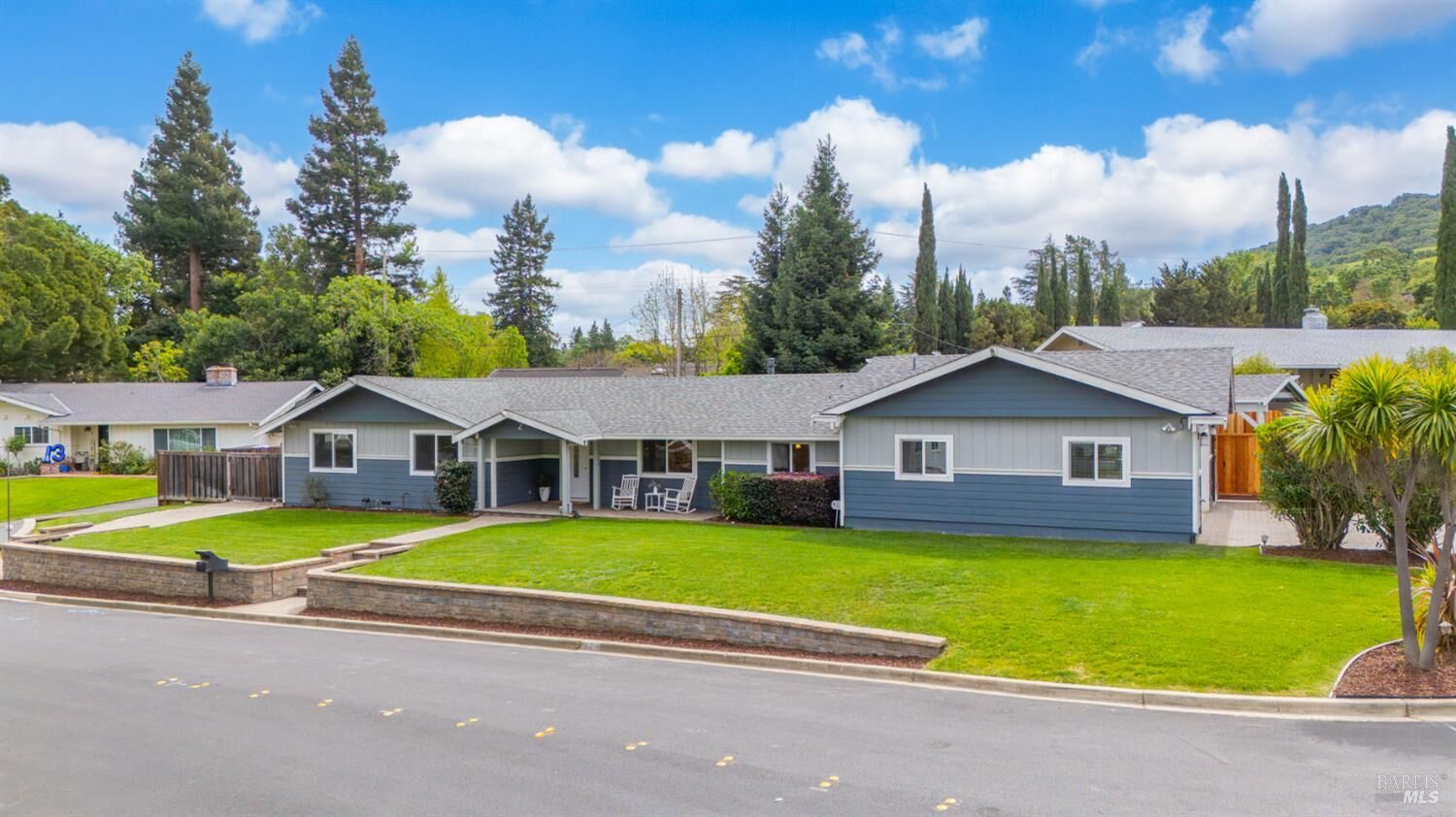 Property Photo:  2 Montego Place  CA 94526 