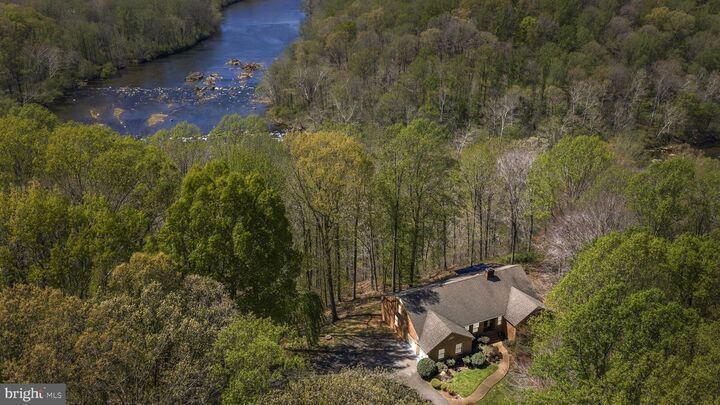 Property Photo: 5513 River Road VA 22407