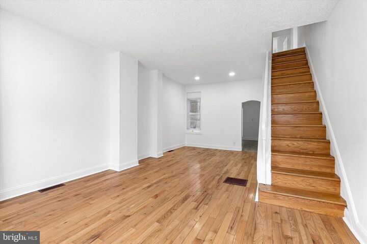 Property Photo:  2080 E Victoria Street  PA 19134 