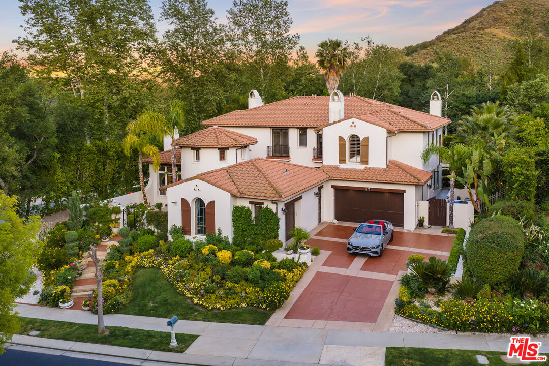 Property Photo:  4030 Prado De La Mariposa  CA 91302 