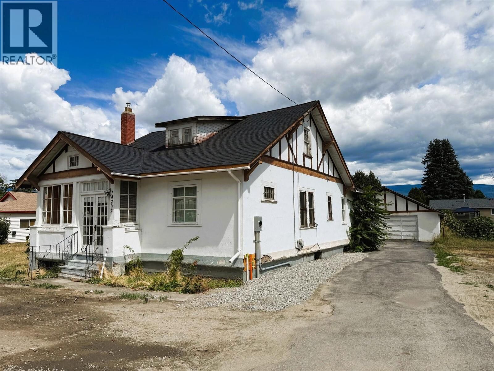 Property Photo: 14207 Victoria Road North BC V0H 1Z0