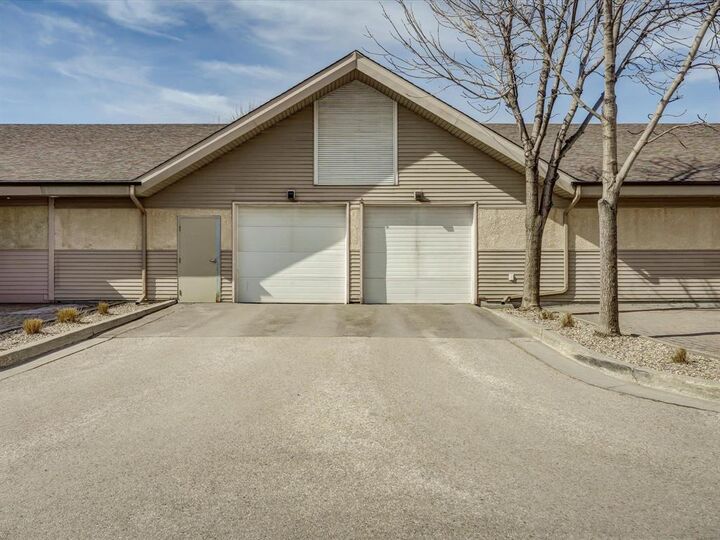 Property Photo:  685 Warde Avenue  MB R2N 4H8 