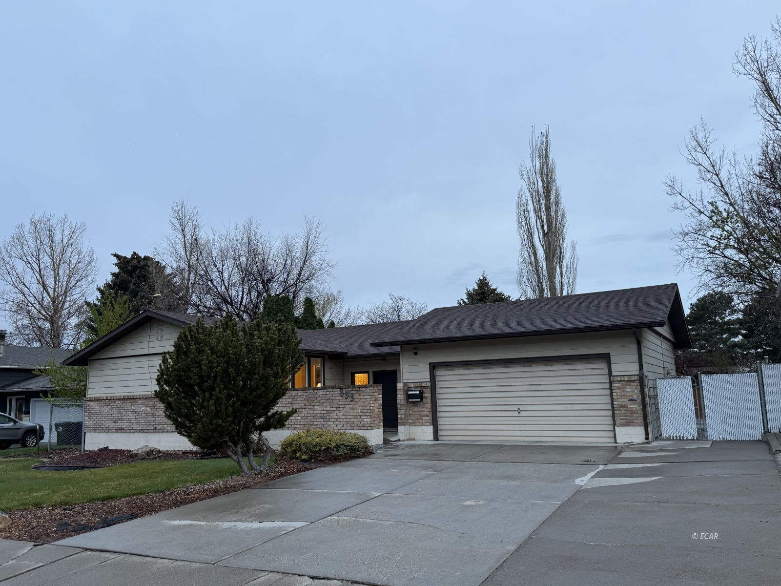 Property Photo: 853 Hillside Drive NV 89801