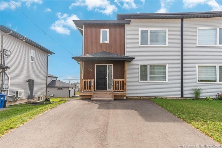 245 Lorette — photo 1
