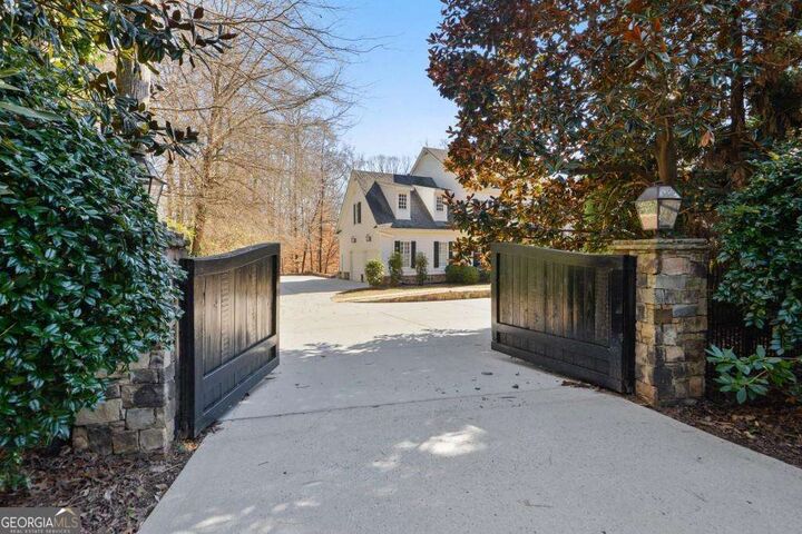 Property Photo: 1124 Moores Mill Road NW GA 30327