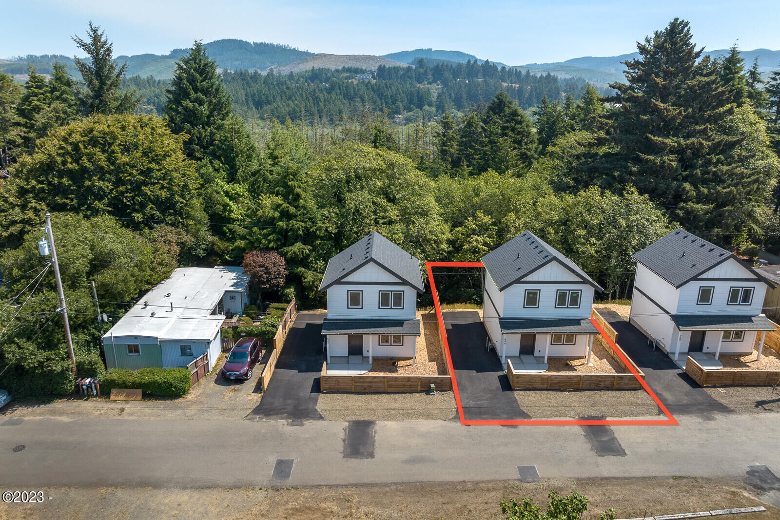 Property Photo:  646 SE Reef Avenue  OR 97367 