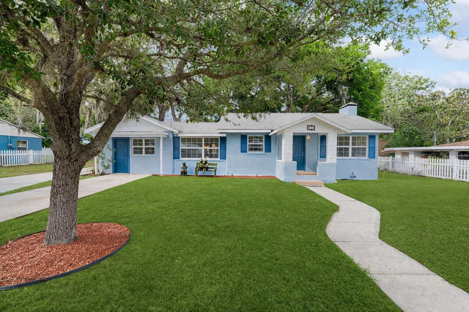Property Photo:  111 E Charlotte Avenue  FL 32726 
