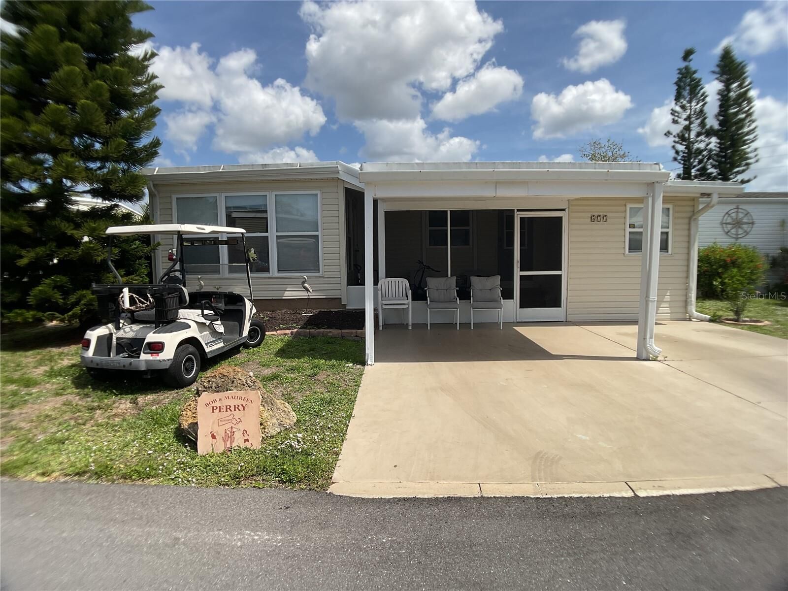 Property Photo:  2100 Kings Highway 577  FL 33980 
