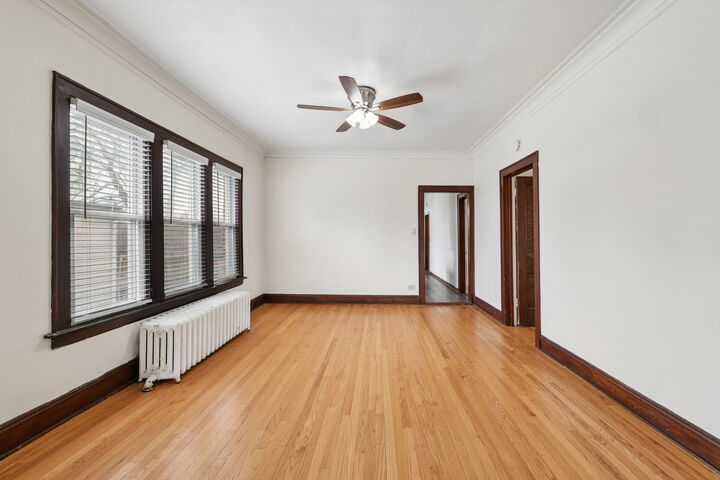 Property Photo:  10226 S Charles Street 2  IL 60643 