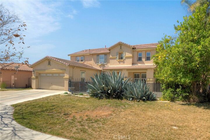 Property Photo: 977 Saltbush CA 92545